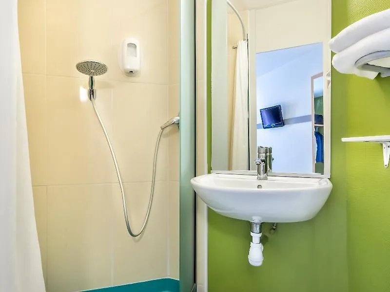 **  B&B Hotel Frejus Roquebrune-Sur-Argens França